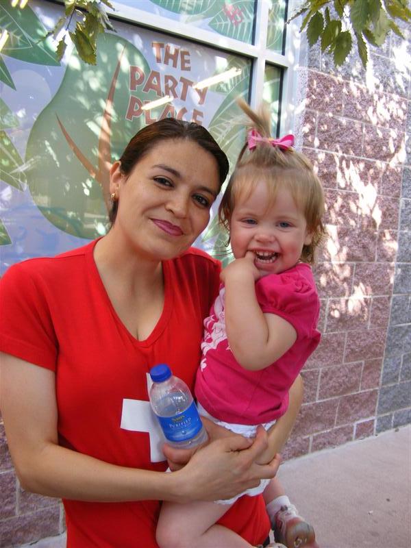 Jess2ndBDay_DALZoo (5) (Medium).JPG - I love my Ms. Lisa... I miss her at school :o(